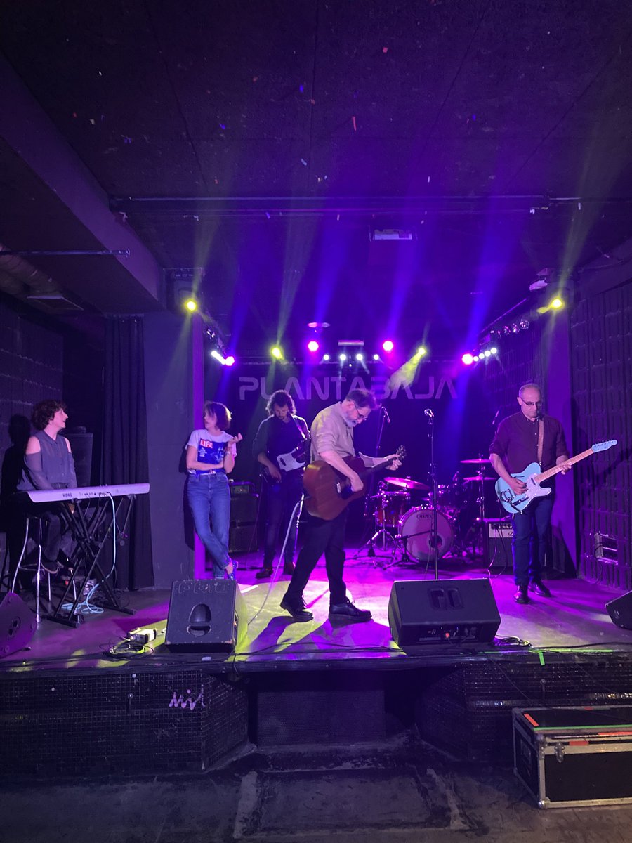 Hoy estamos tocando y rodando en <a href="/salaplantabaja/">Planta Baja</a> una canción preciosa de Cecilia para “Horizontes de luz”, un proyecto audiovisual de divulgación sobre astronomía del <a href="/iaa_csic/">IAA-CSIC</a>. Es trabajo, pero no es trabajar.