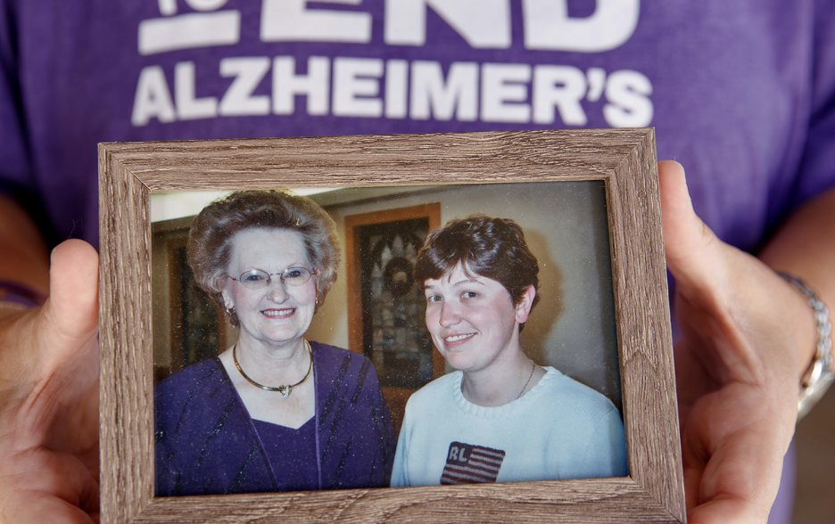 A close bond with an aunt and uncle who owned a flower shop set Amy Elder Gammel (UTM ’01, ’03) on a path to nearly 20 years as a volunteer with the Alzheimer’s Association.

Read “Blossoms of Hope:” bit.ly/4hqTBbP