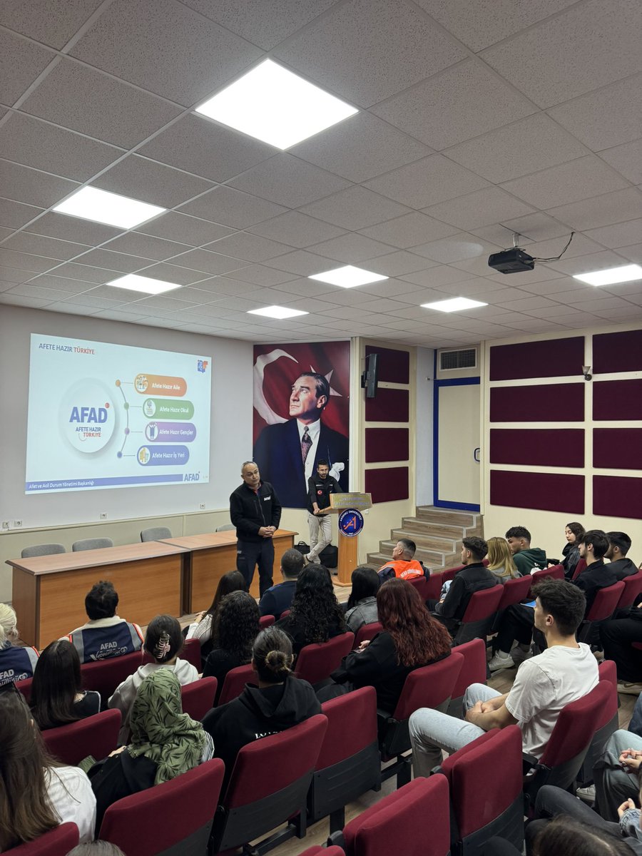 Manavgat Meslek Yüksekokulu (@aummyo) on Twitter photo Bilgisayar Programcılığı’nda okutulan Gönüllülük Çalışmaları dersi kapsamında bugün AFAD Antalya ekibi ve Manavgat Gönüllülerinin katılımı ile AFAD Gönüllülük Bilgilendirme Toplantısı yapılmıştır. Antalya AFAD Birim Sorumlusu Kamil Diniz ve ekibine teşekkür ederiz. <a href="/DrFatihUslu/">Fatih Uslu</a> Bilgisayar Programcılığı’nda okutulan Gönüllülük Çalışmaları dersi kapsamında bugün AFAD Antalya ekibi ve Manavgat Gönüllülerinin katılımı ile AFAD Gönüllülük Bilgilendirme Toplantısı yapılmıştır. Antalya AFAD Birim Sorumlusu Kamil Diniz ve ekibine teşekkür ederiz. <a href="/DrFatihUslu/">Fatih Uslu</a>
