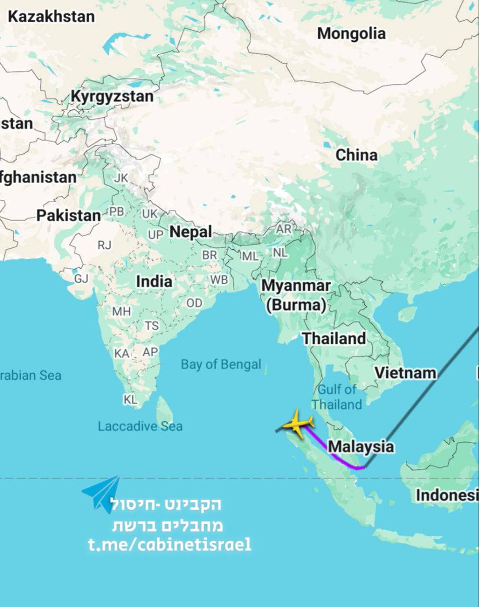 Lions_ScamHunt's tweet photo. 🦁 Lion Intelligence Report 🦁

👀👀 An American signal to Iran?
The world’s most advanced nuclear-capable bomber, the B-2 Spirit, has been spotted over the Indian Ocean.
Strategic presence. Silent message. Eyes open.

#LionOfTerror #DDF #IntelReport #B2Spirit #Iran #USAF https://t.co/okFCKw72cs