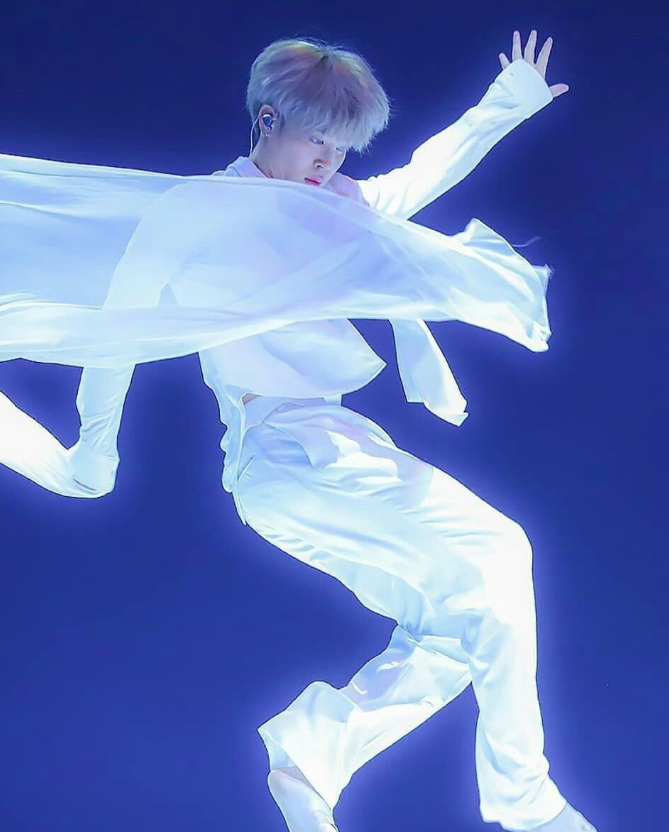 AboutMusicYT's tweet photo. Jimin of BTS at the MMA, 2019. https://t.co/yS1qMYC98G