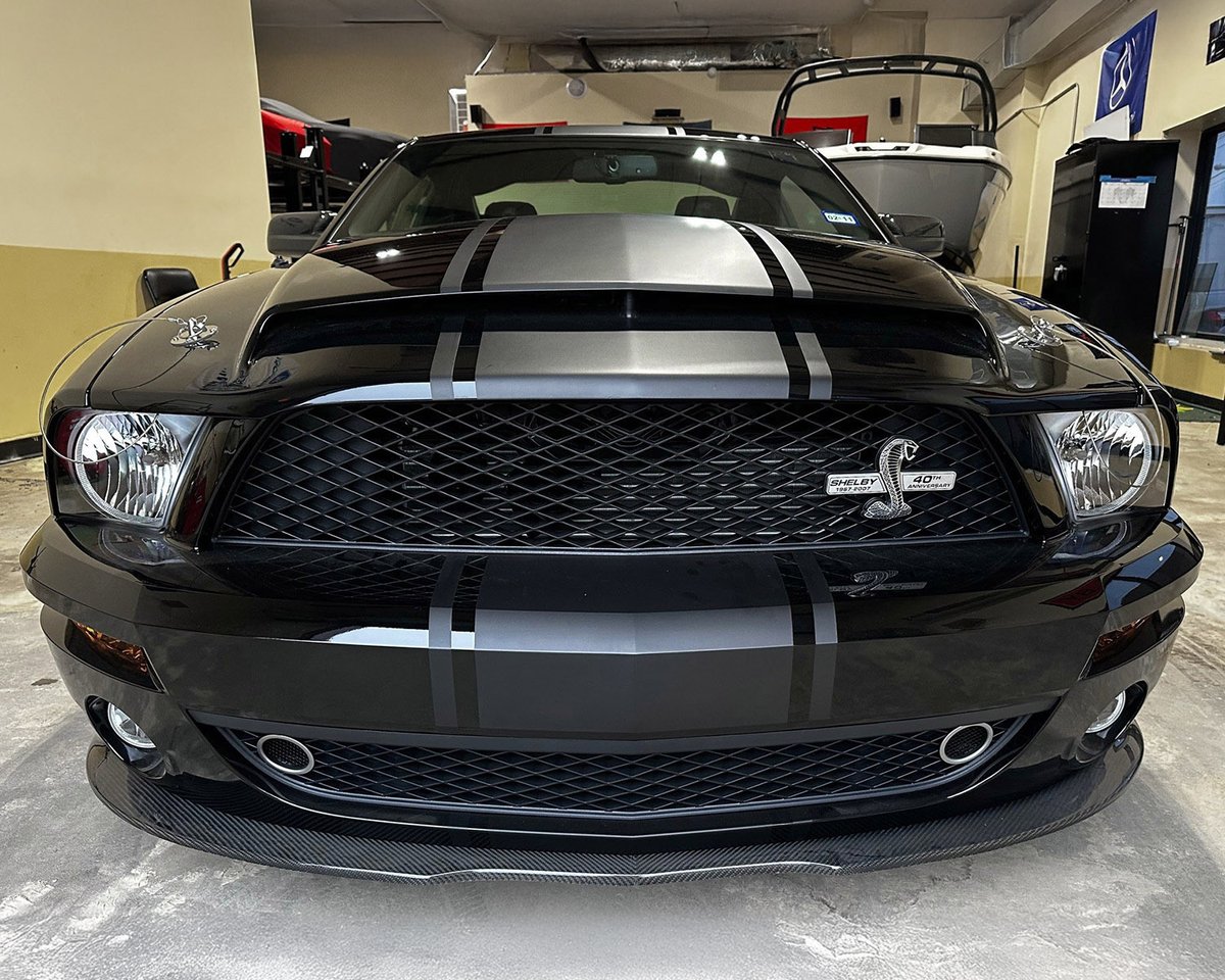 Barrett_Jackson's tweet image. Headed to the 2025 #PalmBeach Auction with No Reserve, April 24-26 at the @SoFlaFair, this #SuperSnake is a time capsule from the height of the #musclecar resurgence.

Read more: bit.ly/PB25TW-2007For…