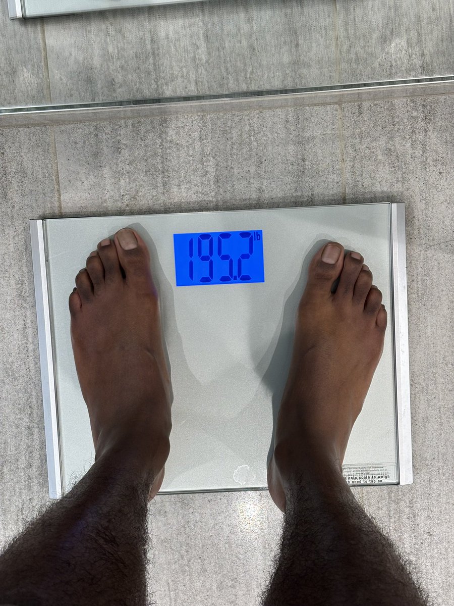 Little over 26 months later, I’m down 30 lbs to my target goal. 💪🏾 

#AyoSlimLetMeHollaAtYouRealQuick