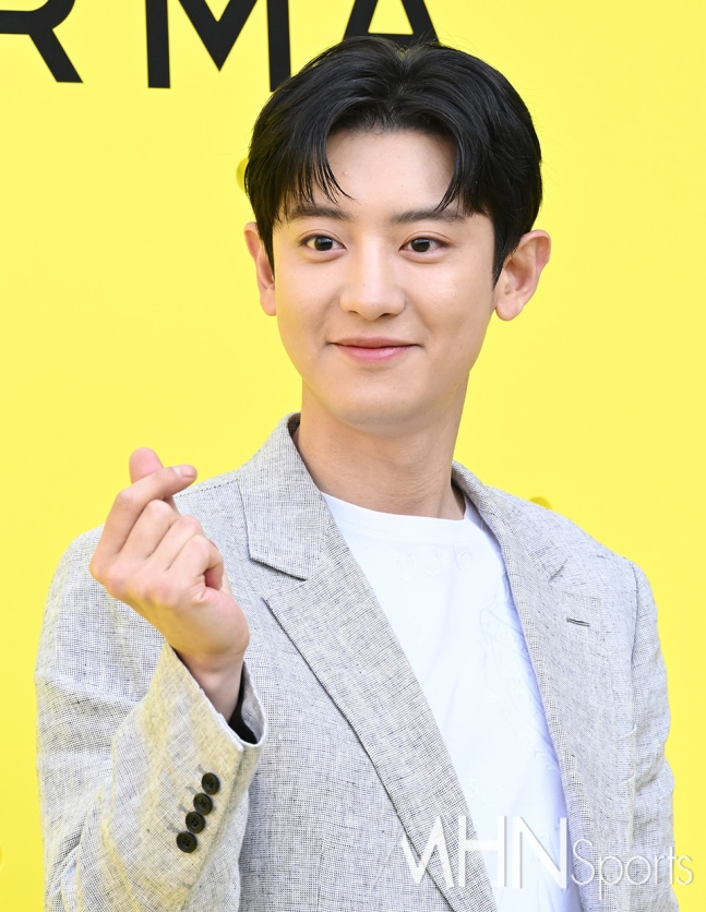 Chanyeol (EXO) mendonasikan 30 juta won (sekitar Rp338 juta) ke Korean Animal Welfare Association untuk memperingati Hari Anjing Internasional.

Donasinya merupakah hasil penjualan merch Toben &amp; Zzar dan disumbangkan atas nama EXO-L.
m.entertain.naver.com/now/article/44…