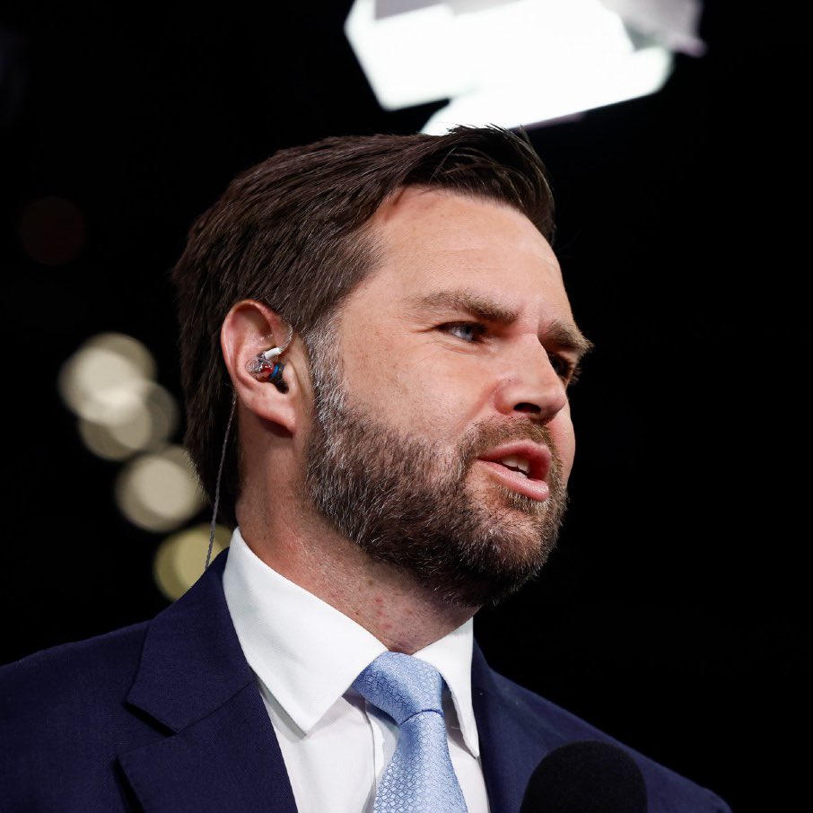 AFpost's tweet image. Over Signal, VP JD Vance privately pushed back against Trump’s move to strike the Houthis in Yemen, calling it a “mistake” and “inconsistent with his message.”

Defense Secretary Pete Hegseth replied to defend the decision.

Follow: @AFpost