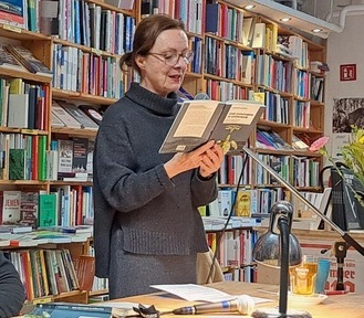 Danke an die lieben Menschen von „Schwarze Risse“ in Berlin und an Heidemarie Schröder für den Abend. Die Lesung hat uns nicht nur Spaß gemacht, sondern hat uns noch einmal deutlich gemacht, wie wichtig die Geschehnisse in Grünheide waren, gerade in der heutigen Zeit.