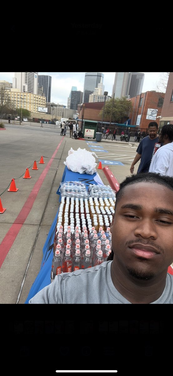 JaterionMo73687's tweet photo. Feeding the homeless downtown Dallas
#Jagcomp25 https://t.co/LH9vecENr3