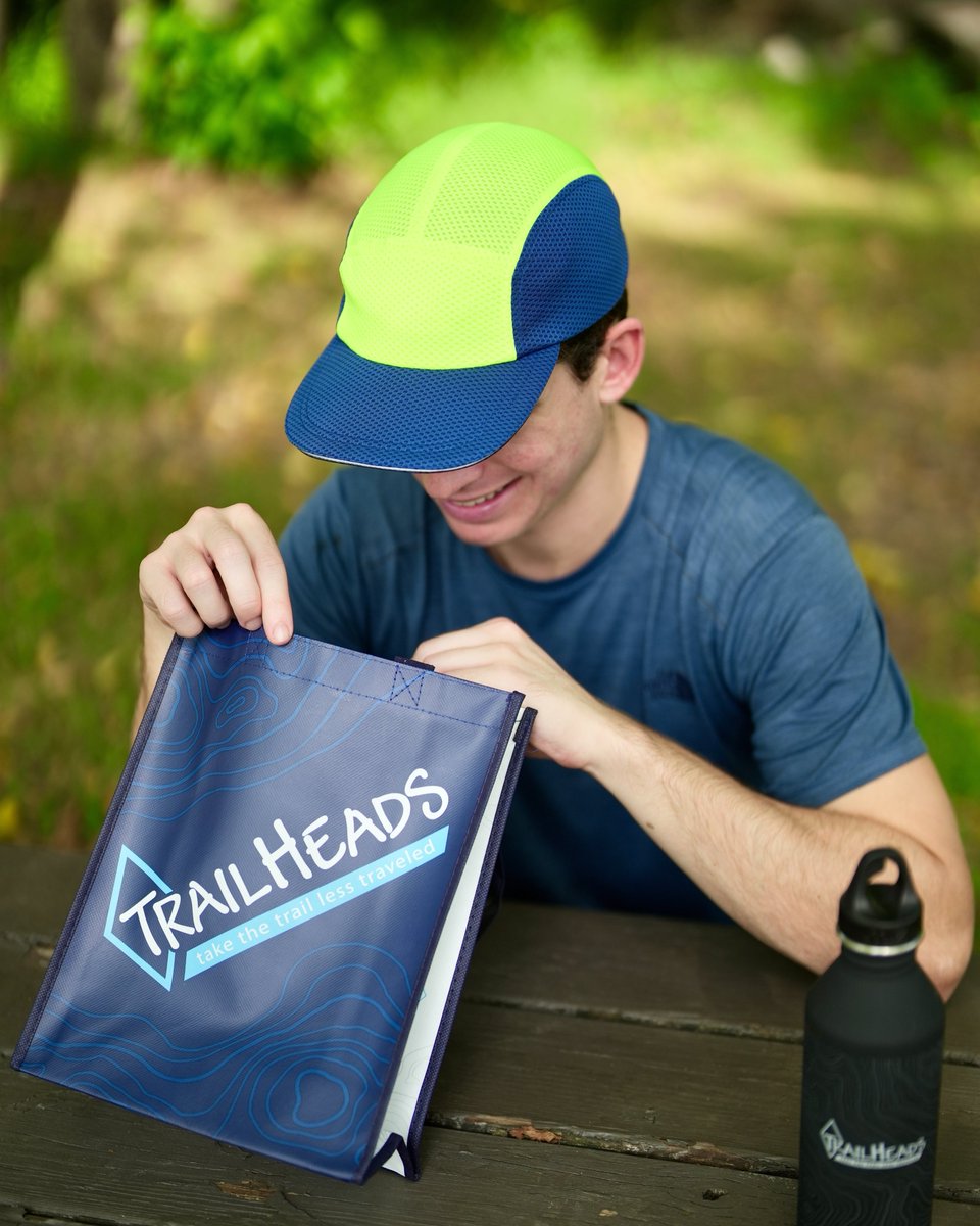 Say Hello to our Men’s 5 Panel Ridge Runner Hat! 🧢
Designed with a honeycomb fabric for maximum airflow, this hat keeps you cool while you’re running, hiking, or playing a round of golf. Plus, it’s so lightweight you'll forget it’s there!