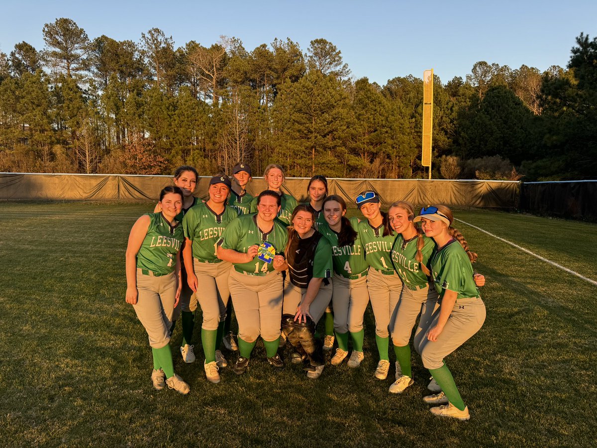 Our pride player of the game against Panther Creek was Bree Guilliams! She pitched quite a game on the mound and delivered at the plate 💪👏

We love when our pitcher gets to #popthechain 💚💙!!! Go pride!