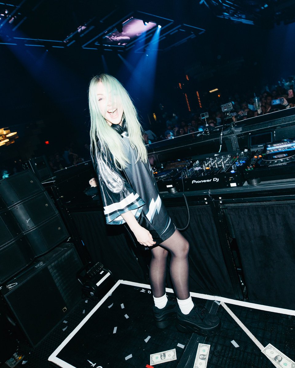 awonderland's tweet photo. Happy place https://t.co/NZagfgAOe6