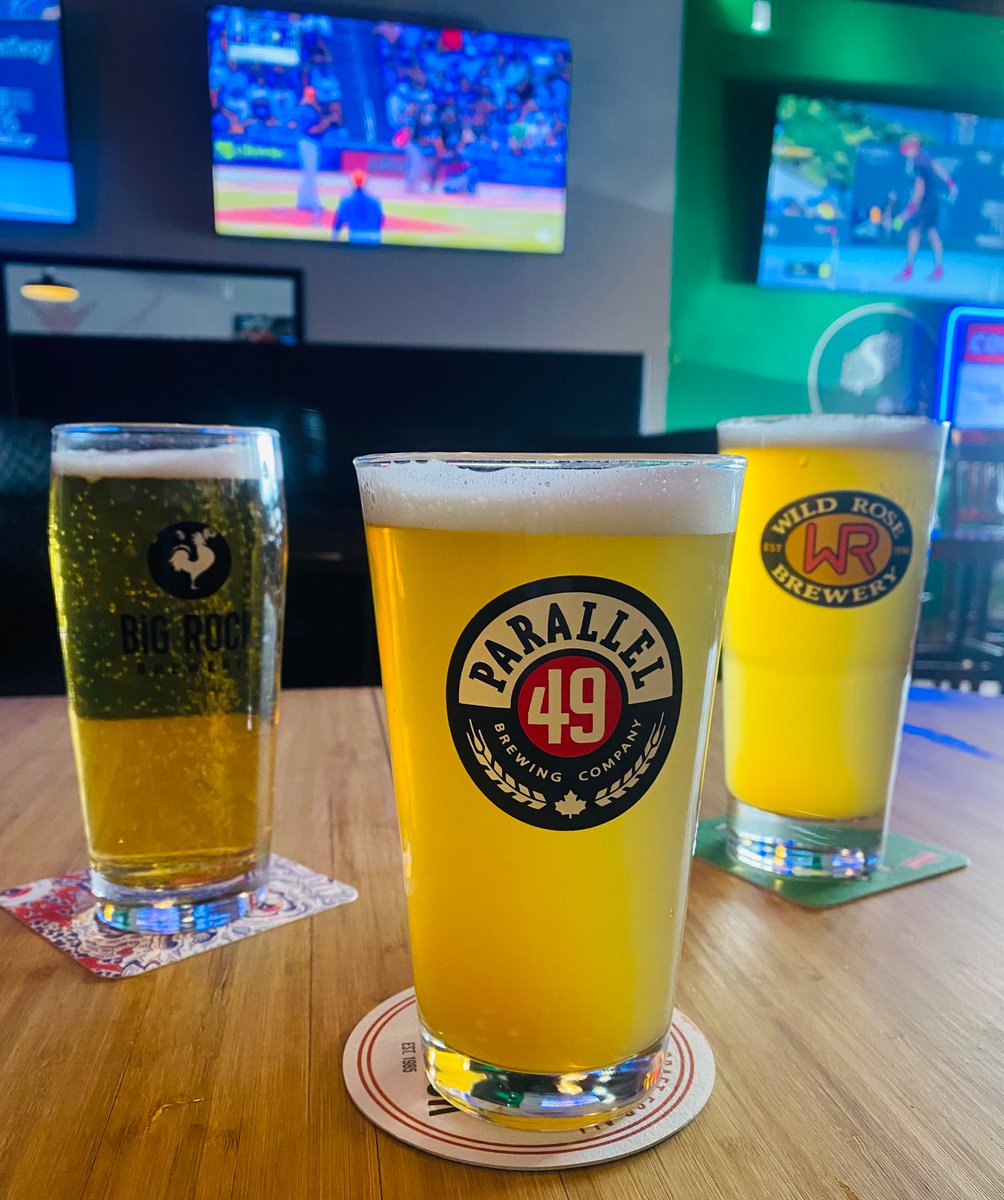 MONDAY MADNESS 🔥
$5.25 20oz PINTS~EVERYTHING ON TAP~ALL DAY
$10 Boneless Ribs tossed in your favourite flavour•$13 Baked Lasagna with Garlic Toast•Roasted Sesame Beef Dip with Poutine•