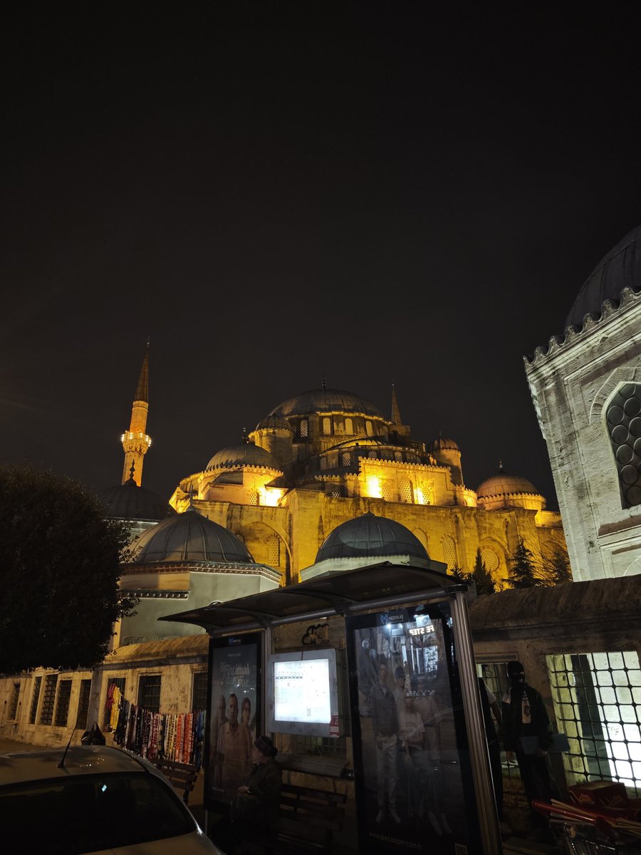 değmesin mabedimin göğsüne namahrem eli