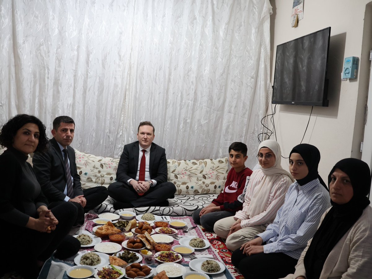 mehmetsadikilic's tweet image. Bugün iftarımızı Medine, Nuray, Muhammed ve ailesinin evinde yaptık.

KUDAT ailesine misafirperverliklerinden dolayı teşekkür ediyorum. #Mardin #Yeşilli