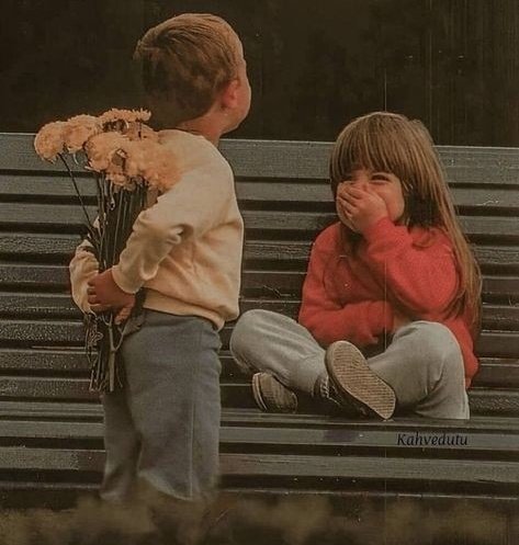 "A veces, los gestos más simples llevan en silencio el amor más puro. No hacen falta palabras cuando el corazón habla a través de detalles sinceros."