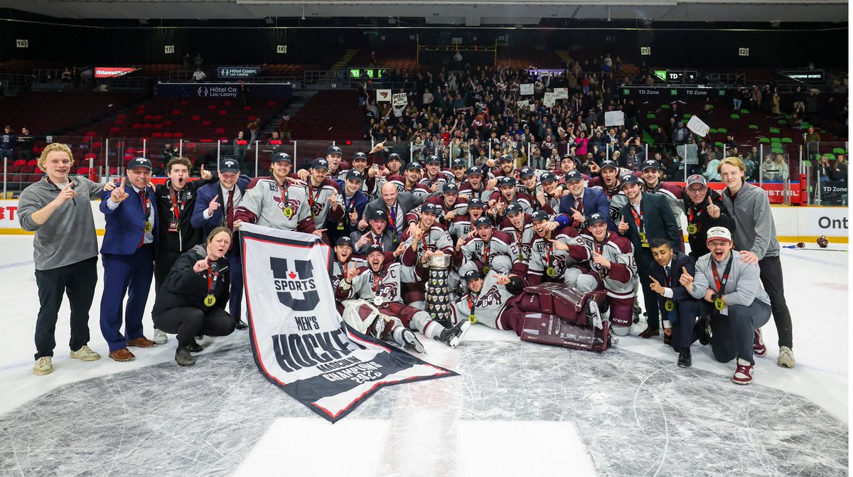 Congratulations to the 13 #CJHL alumni were part of the <a href="/GeeGeesMHKY/">uOttawa Men's Hockey | Hockey masculin</a> who won the David Johnston University Cup last night as <a href="/USPORTSca/">U SPORTS</a> men's hockey champions.