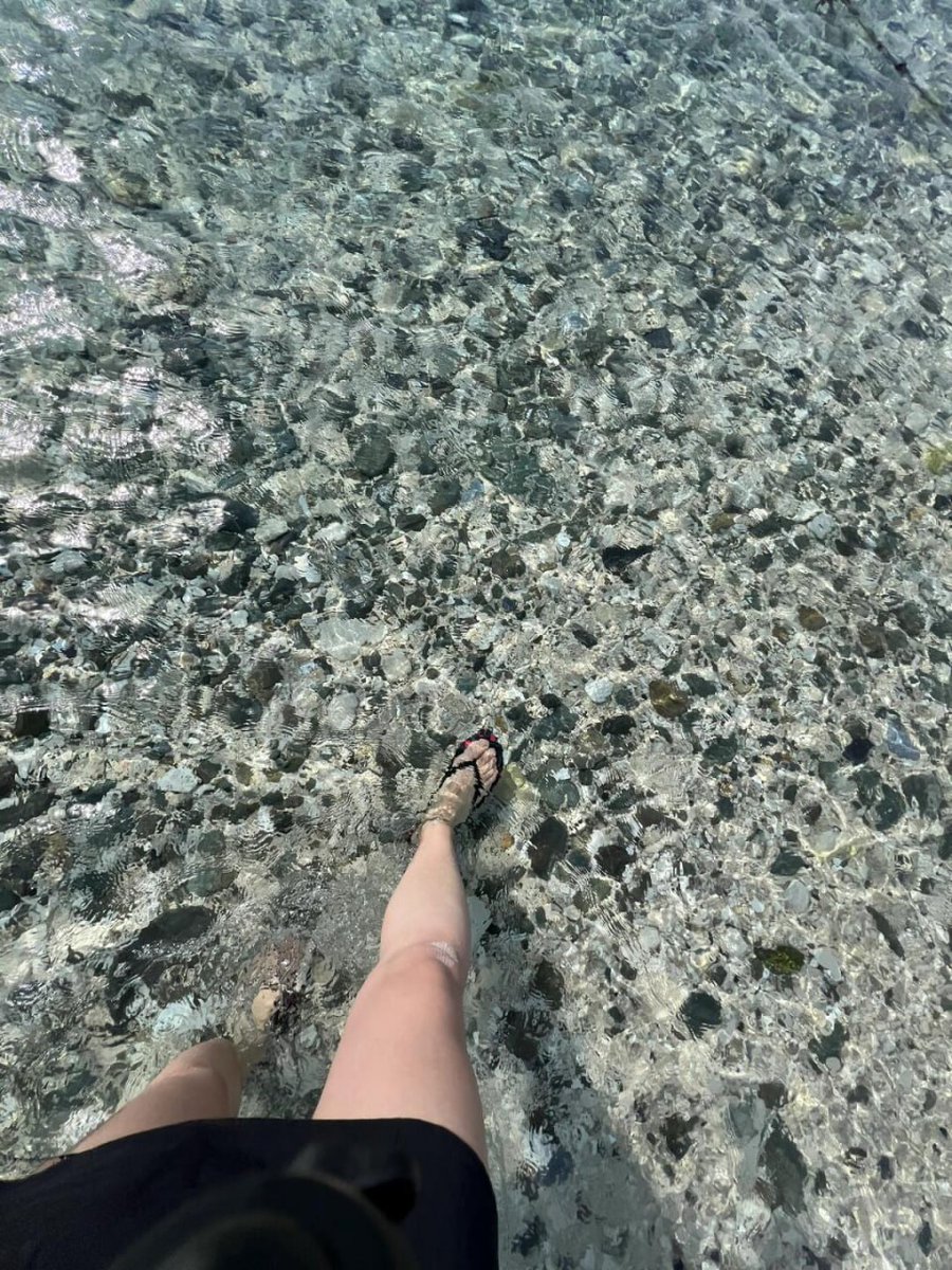 marinalee_1985's tweet photo. Where the ocean kisses the shore, and serenity meets simplicity 🌊✨ #BeachBliss #OceanVibes #Nature'sCanvas https://t.co/mjJL9OgTyC