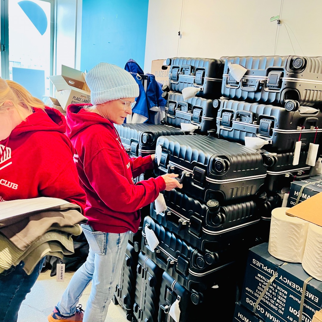 BGCMalibu (@bgcmalibu) on Twitter photo Grateful hearts and helping hands! โค๏ธโจ A huge thank you to @allhandsandhearts and <a href="/tumitravel/">tumitravel</a> for donating suitcases to our disaster relief center. Your generosity is helping families rebuild with ease. #BGCMalibu #ThankYouAllHandsAndHearts #ThankYouTumi #CommunitySupport Grateful hearts and helping hands! โค๏ธโจ A huge thank you to @allhandsandhearts and <a href="/tumitravel/">tumitravel</a> for donating suitcases to our disaster relief center. Your generosity is helping families rebuild with ease. #BGCMalibu #ThankYouAllHandsAndHearts #ThankYouTumi #CommunitySupport