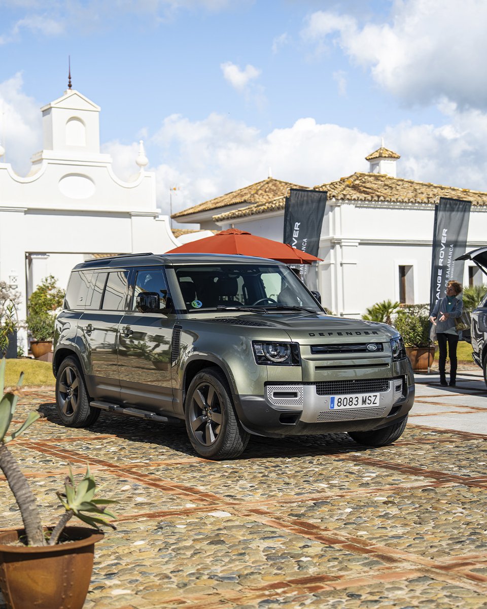 This Father’s Day, we enjoyed an exclusive experience with Range Rover and @landrover_cdesalamanca at an event designed for true lovers of luxury, adventure, and automotive innovation.