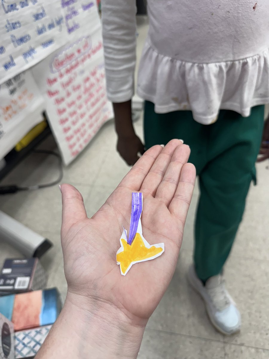 Ellie the desk fairy left us a note back this morning 💕💖