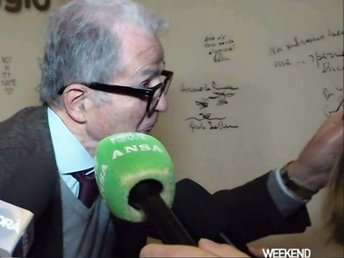 freedaimon's tweet image. Gesto inqualificabile che rivela arroganza e disprezzo verso una giornalista che stava semplicemente facendo il suo lavoro. È sempre più evidente l'aggressività e la spocchia di una certa parte politica che replica con livore a chiunque osi contestare i suoi dogmi.