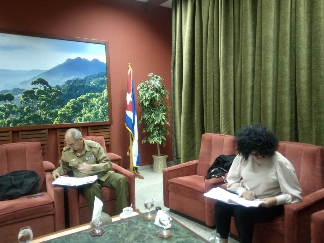 🇨🇺✍️ Representantes de la Dirección General de la Vivienda e INOTU firmaron los términos de referencias para el proyecto "Mejora de la Eficiencia Energética y de la Resiliencia al Cambio Climático en Barrios y Comunidades de Cuba".

#RevolucionEsConstruir