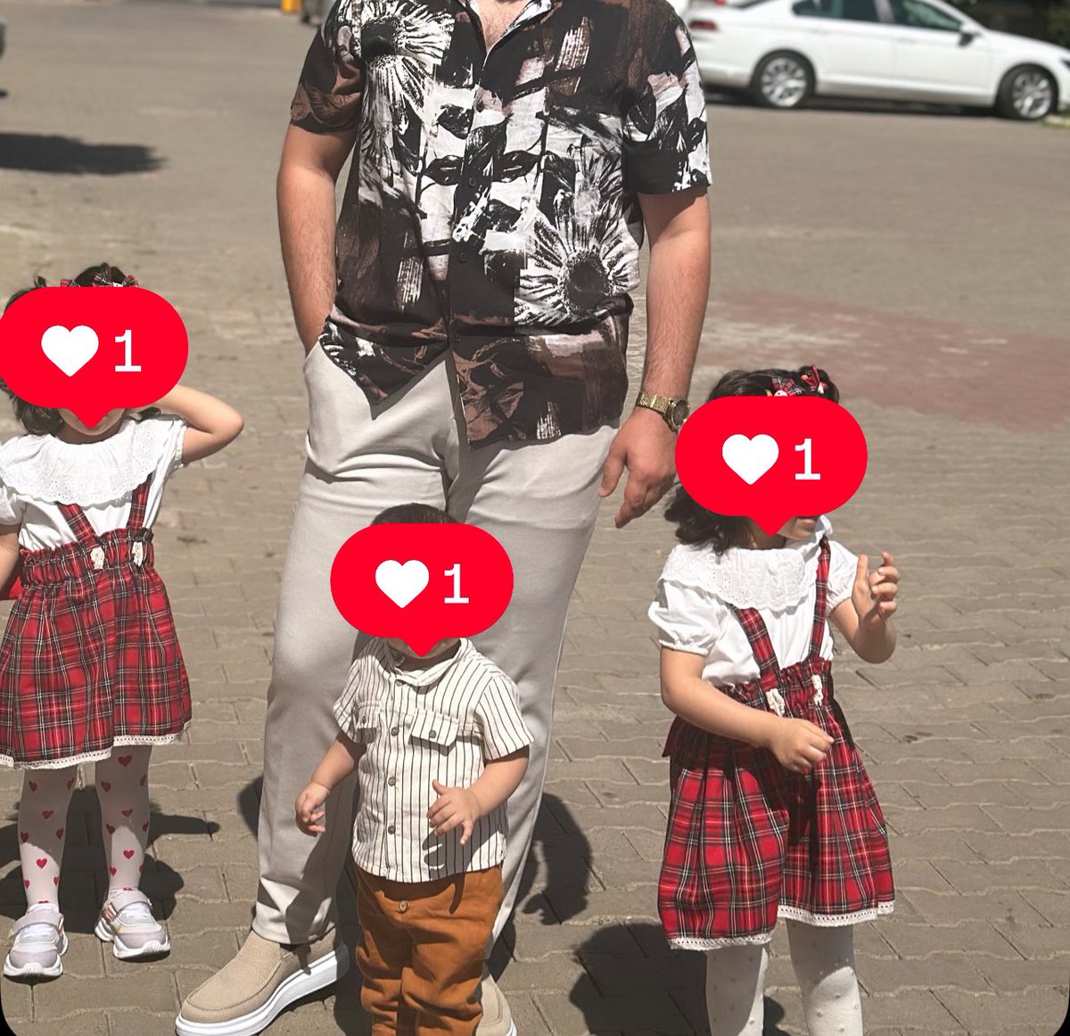 Sen bide 2/4 yaş arası kitleyi gör Allah nasip ederse büyüyüp 18inde REİSLerine oy verecekler.