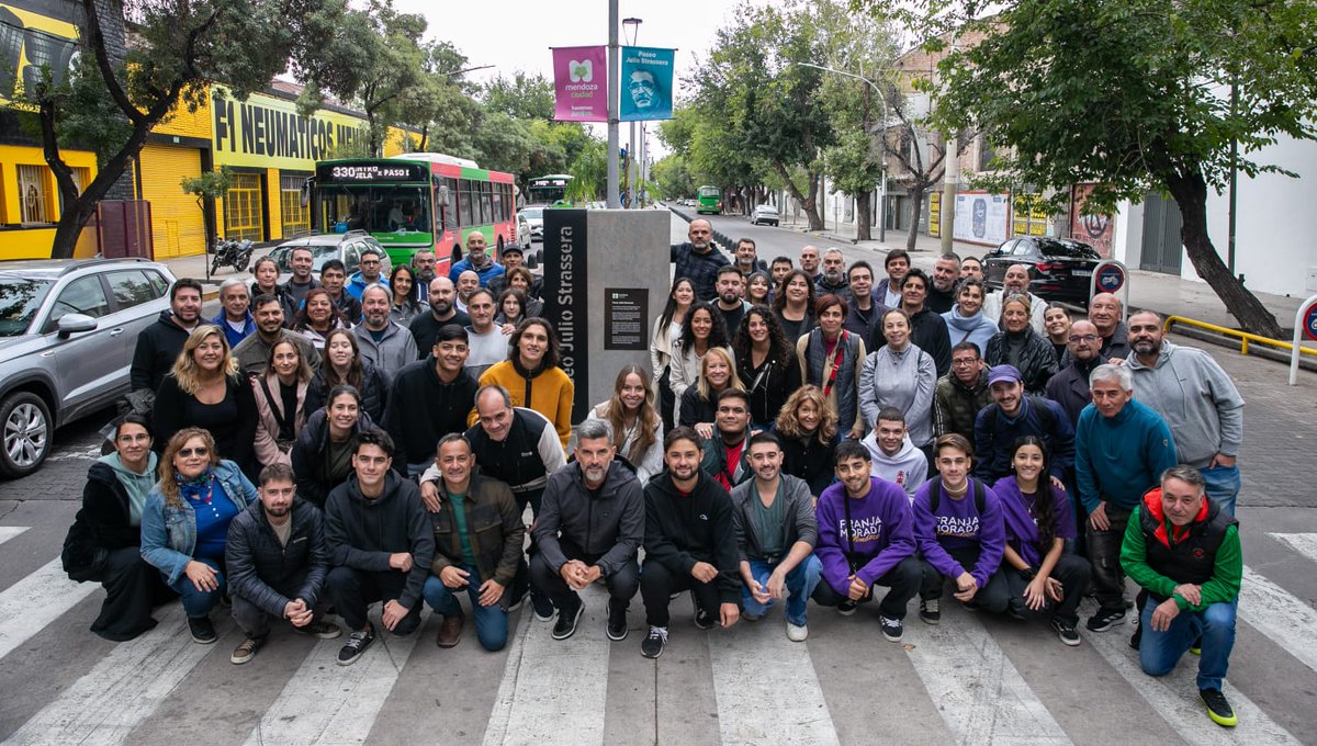 La memoria se construye, la verdad se honra y la justicia se acata. 

Nuestra democracia se construyó sobre estos tres valores y los seguimos defendiendo todos los días. 

La historia no la reescribe un gobierno a su antojo. La historia es de los pueblos, con sus dolores y