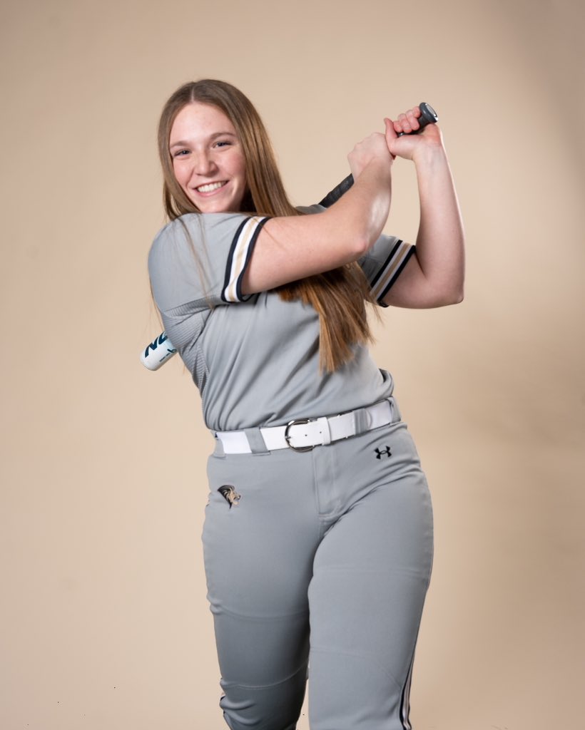 Our Conference Player of the Week, Jolie McMinn 👑

Batted .550 
1 homerun 
11 RBI’s 

#InTheArena