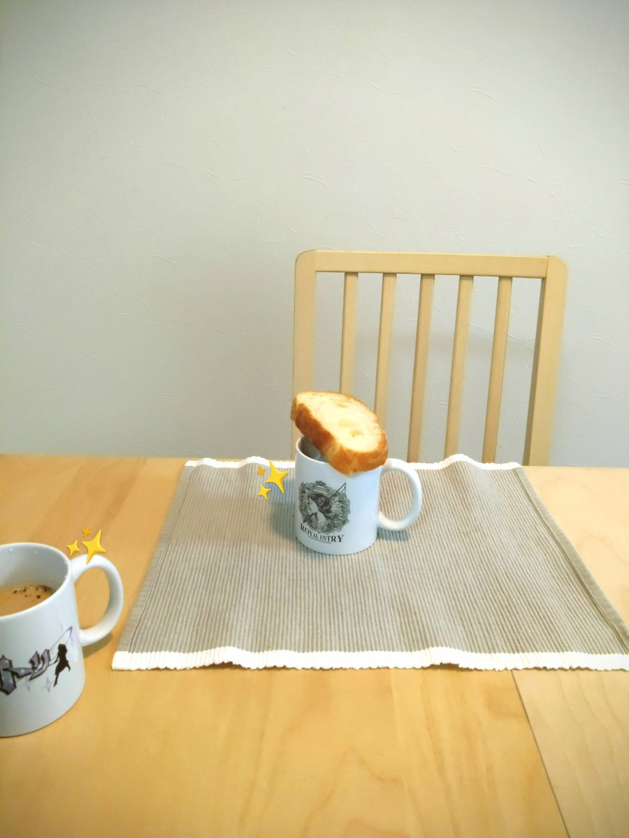 SErhezOki267256's tweet image. マックのペーパーがなくなりましたの💧
姫様の頭上に ＃DirectEntry ですゎ
新しい家族が姫様の元にたくさん来てくれることを願って…💐
　✨✨🌸🌸✨✨
　  。°.。°・。°.  。
✧。°˖°。° 。° 。°˖°。✧
˖° \ (=^ ω ^=)(＾8＾) / ˖°
＃グラ様