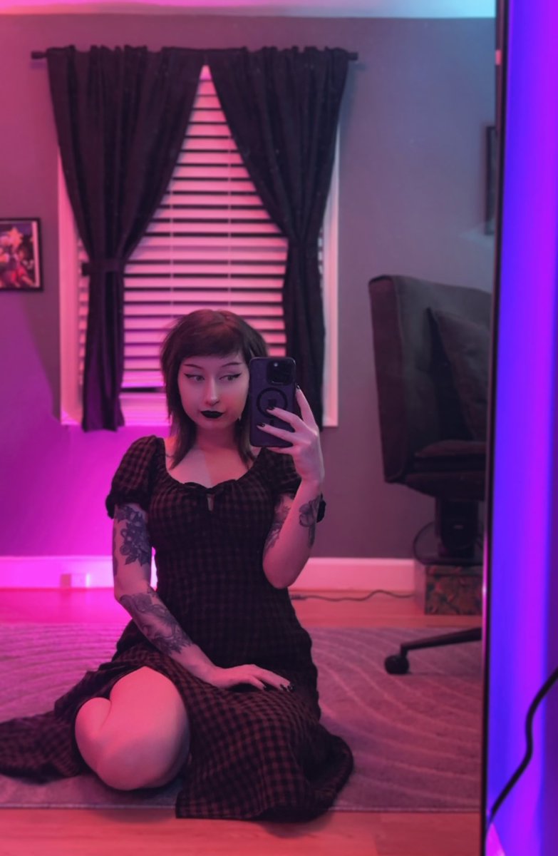 spookylilspirit's tweet image. ✨ FIRST EVER 24hr STREAM ✨

will i make it? 

i’m havin’ a sleepover, bring ur pjs and snacks we vibing and even sleepin’ on camera~ twitch dot tv / spookylilspirit 🤍
