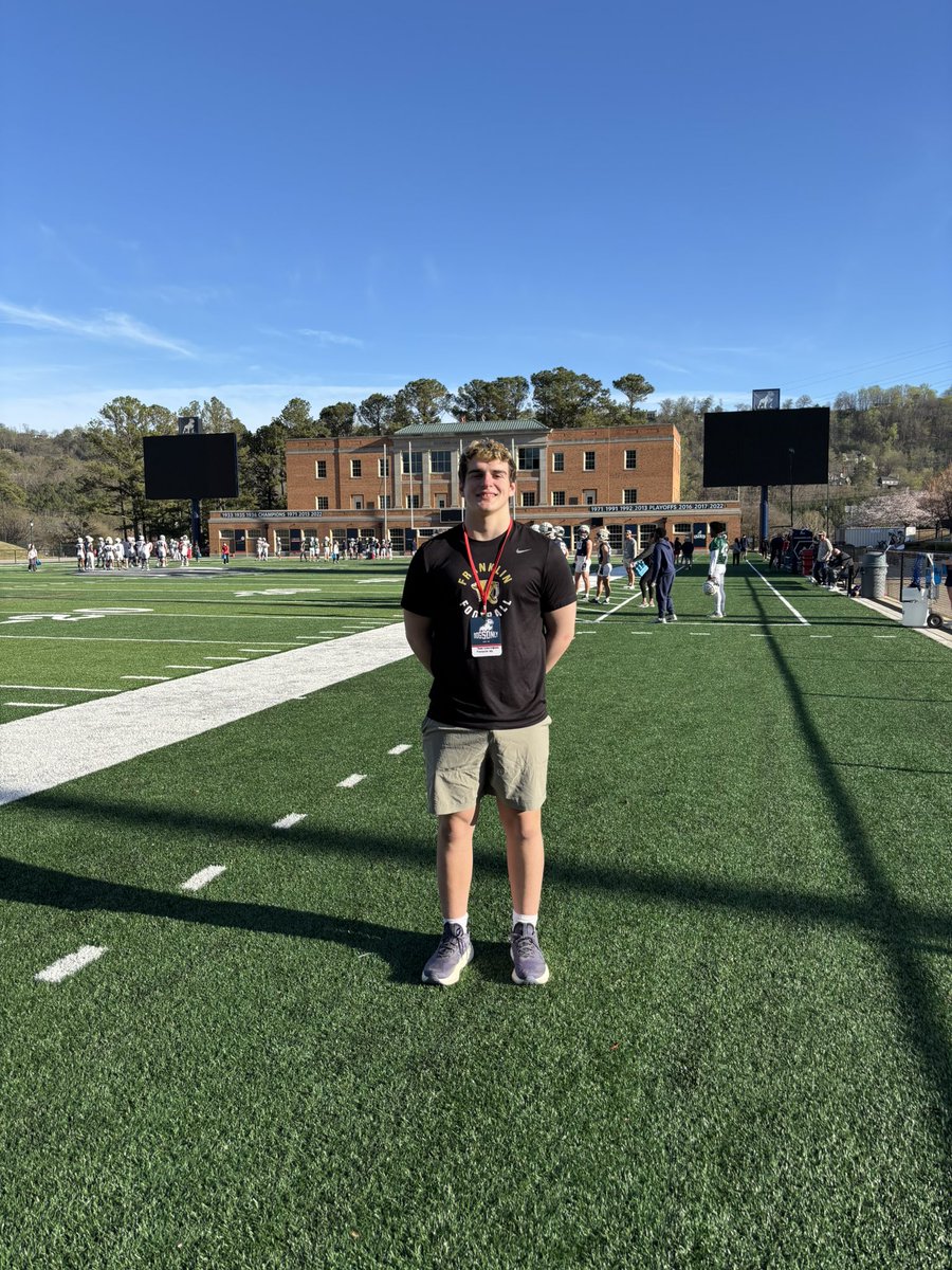 theocunningham_'s tweet image. Had a great time @SamfordFootball this afternoon! Loved seeing what the program is all about!
@Matthew_Kooiman @CoachScales @CoachMoody56 @_CoachCat @HatchAttack1 @MJ_NFLDraft @PrepRedzoneWI