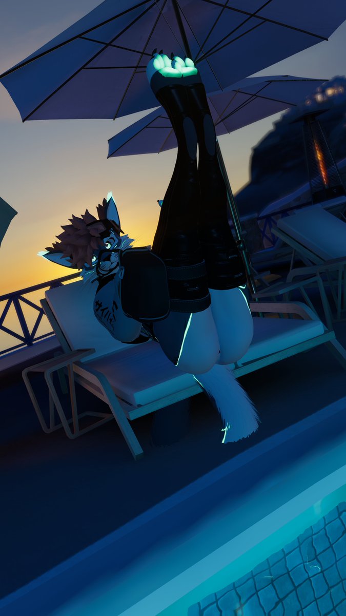 Pool's lovely tonight~