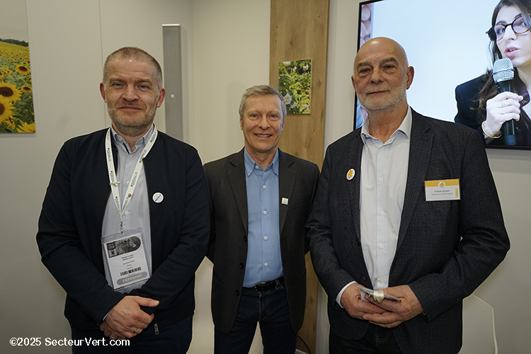 SEMAE / SIA 2025 : « Le blé peut-il s’adapter aux défis climatiques, agronomiques et sociétaux ? » avec Jean-Pierre Cohan, Thierry Momont et François Jacques.
secteurvert.com/utilisateurs-p…