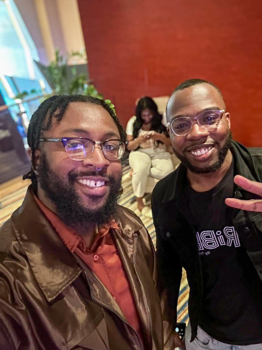 Osasu_io's tweet image. Had a blast at Diversitech! Big shoutout to
@Join_Tribaja for the opportunity to volunteer, network, and meet so many inspiring folks in tech. It was also amazing connecting with my @resilientcoders
fam- cohort, alumni, and staff. Had so much fun exploring Philly! #Diversitech