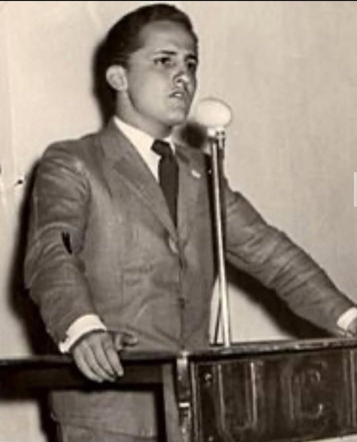 Franja Morada Psicología UNLP tweet media