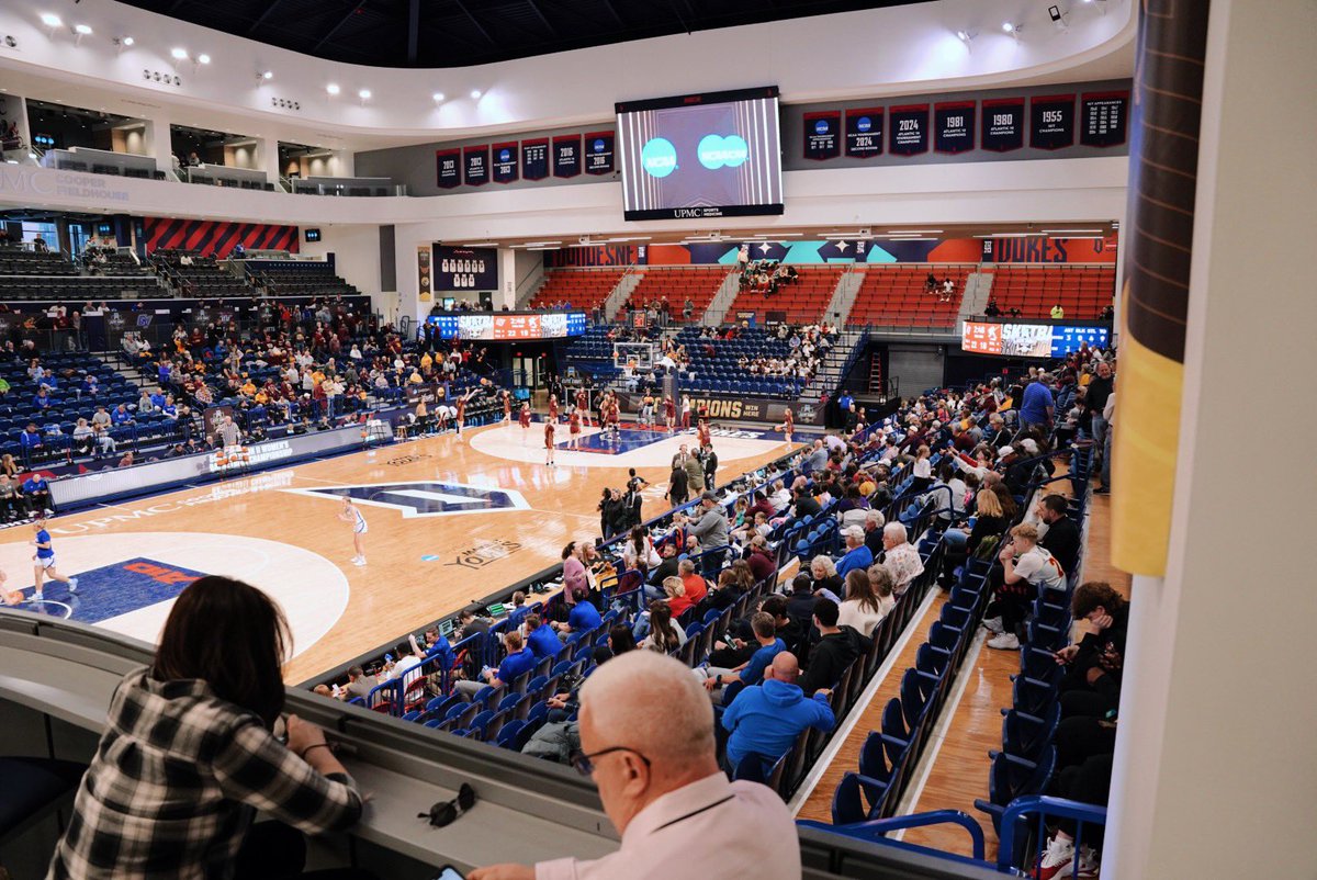 LCUedu's tweet image. Ready to roll in Pittsburgh!😎👌
#EliteEight #LadyChaps

Watch: 7:30 PM- ESPN+
Listen: 7:00 PM- chapradio.com
@LCUCHAPS