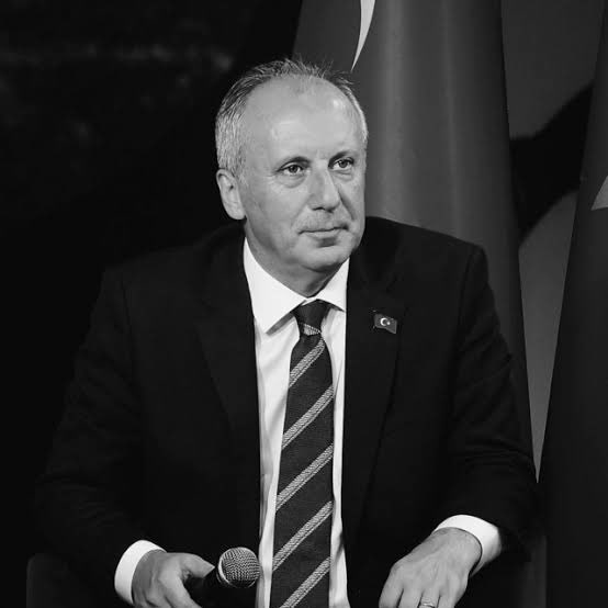 Muharrem İnce, Ankara’da: 

“Bir çivi, bir nalı kurtarır. Bir nal, bir atı kurtarır. Bir at, bir yiğidi kurtarır. Bir yiğit, memleketi kurtarır.

O yiğit sizsiniz.”