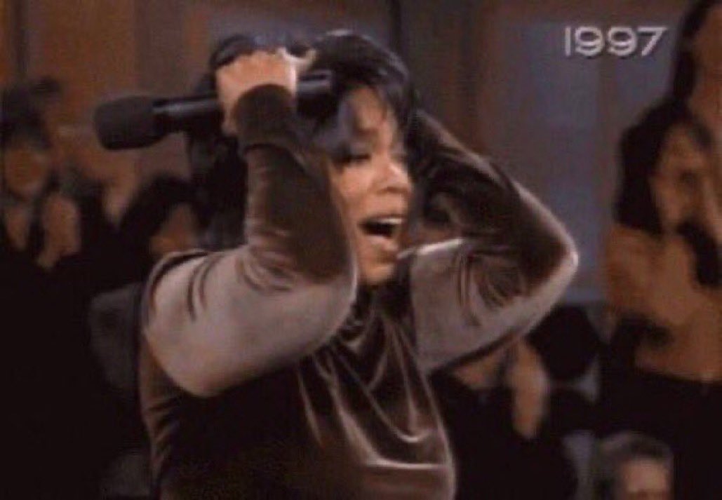 bippitycabello's tweet photo. CAMILA CABELLO IS IN THE STUDIO NEW MUSIC IS COMING THE COLLAPSE https://t.co/mwgnsSpHfP