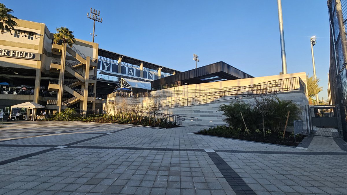 Colleen ❤s the Yanks tweet media