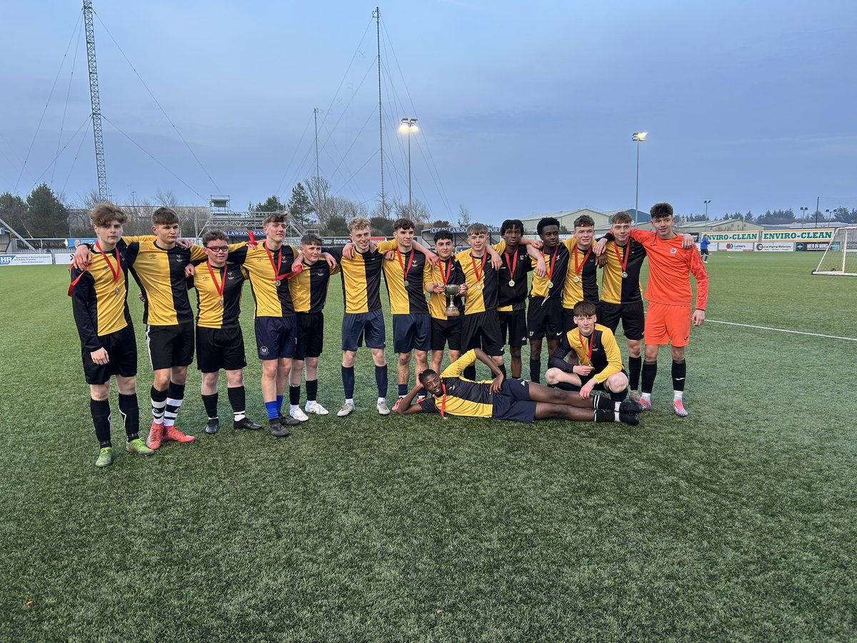 Congratulations to Bucksburn Academy Seniors who completed a thrilling comeback from 2-0 down with five minutes to play to edge out Kemnay Academy Seniors 3-2 in the Final of the NE Scotland J.M Low Trophy last Friday.