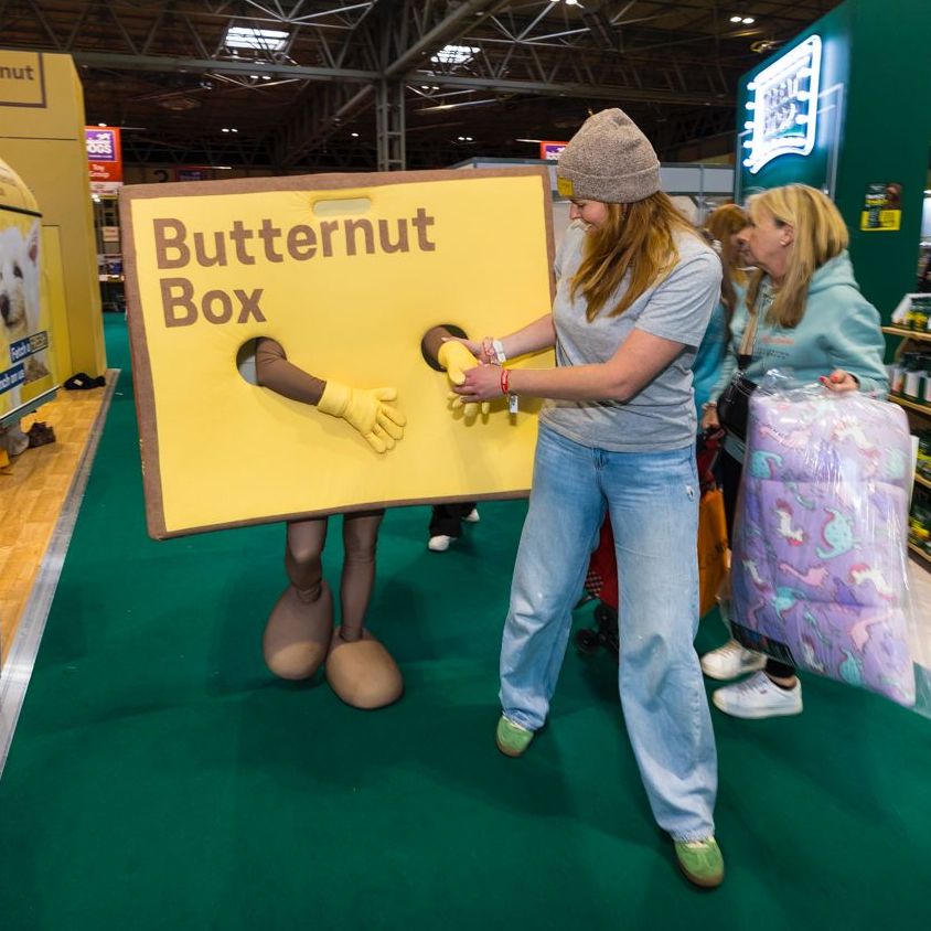 Creating the iconic Butternut Box box for <a href="/ButternutBox/">Butternut Box | Fresh food for dogs</a> which then got lots of attention at Crufts 2025! <a href="/Crufts/">Crufts</a> #crufts2025 #crufts #mascot #costume #madebyjellyhead