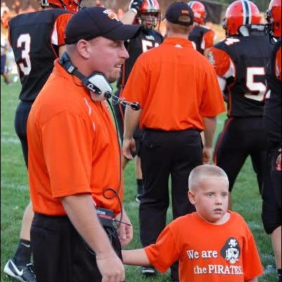 Our deepest condolences to The May Family and The Wheelersburg Community during this very difficult time! 🧡🖤

Pray for a Pirate🏴‍☠️

#GodSpeed🙏