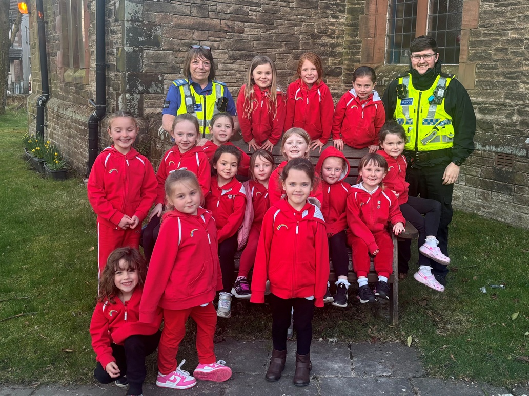 Allerdale Police (@allerdalepolice) on Twitter photo PC 3025 & PCSO 5326 have attended Seaton Rainbows. The Children were spoken to about keeping themselves save, they looked at equipment that the Police use and tried on uniform, and looked in the Police Vehicle. PC 3025 & PCSO 5326 have attended Seaton Rainbows. The Children were spoken to about keeping themselves save, they looked at equipment that the Police use and tried on uniform, and looked in the Police Vehicle.