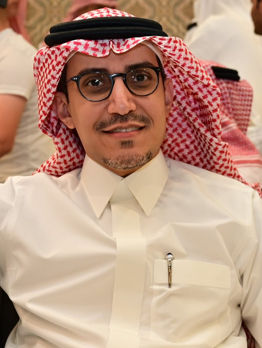 صدر الأمر الملكي بتمديد خدمة ابن العم/سهيل بن محمد بن عبدالعزيز أبانمي محافظاً لهيئة الزكاة والضريبة والجمارك بمرتبة وزير لمدة ٤ سنوات ، ألف مبروك لابن العم أبو محمد ، ويستاهل كل خير ، والله يوفقه يارب . #أبانمي