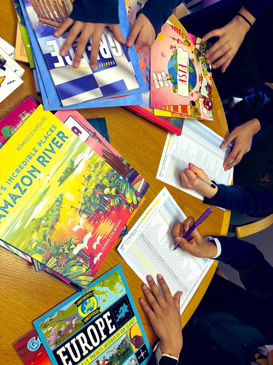 stjohnscen20's tweet image. Our librarians are marking in all our new non-fiction books for our library 📚#LoveReading #ReadingToLearn #ReadingForPleasure #SchoolLibrary #LibrariansRock 🤘🏼