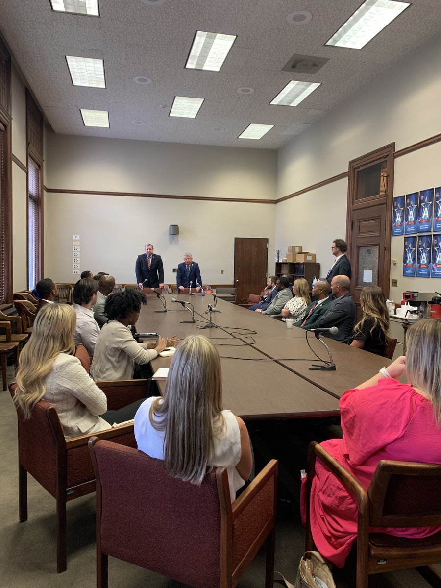 DrHunterTaylor's tweet image. Session #8 at the Mississippi State Capitol. #Tomorrow25