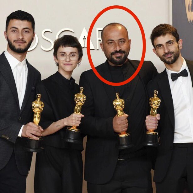 rifain_nouvelle's tweet photo. 🔴⚡️URGENT: Le co-réalisateur du film «No Other Land» Hamdan Ballal qui a reçu un Oscar a été lynché par un groupe de colon israélien, gravement blessé à la tête et saignait du ventre, a été emmené en ambulance mais des soldats israéliens ont saccagé l’ambulance et l’ont kidnappé https://t.co/wS2vIbRClQ