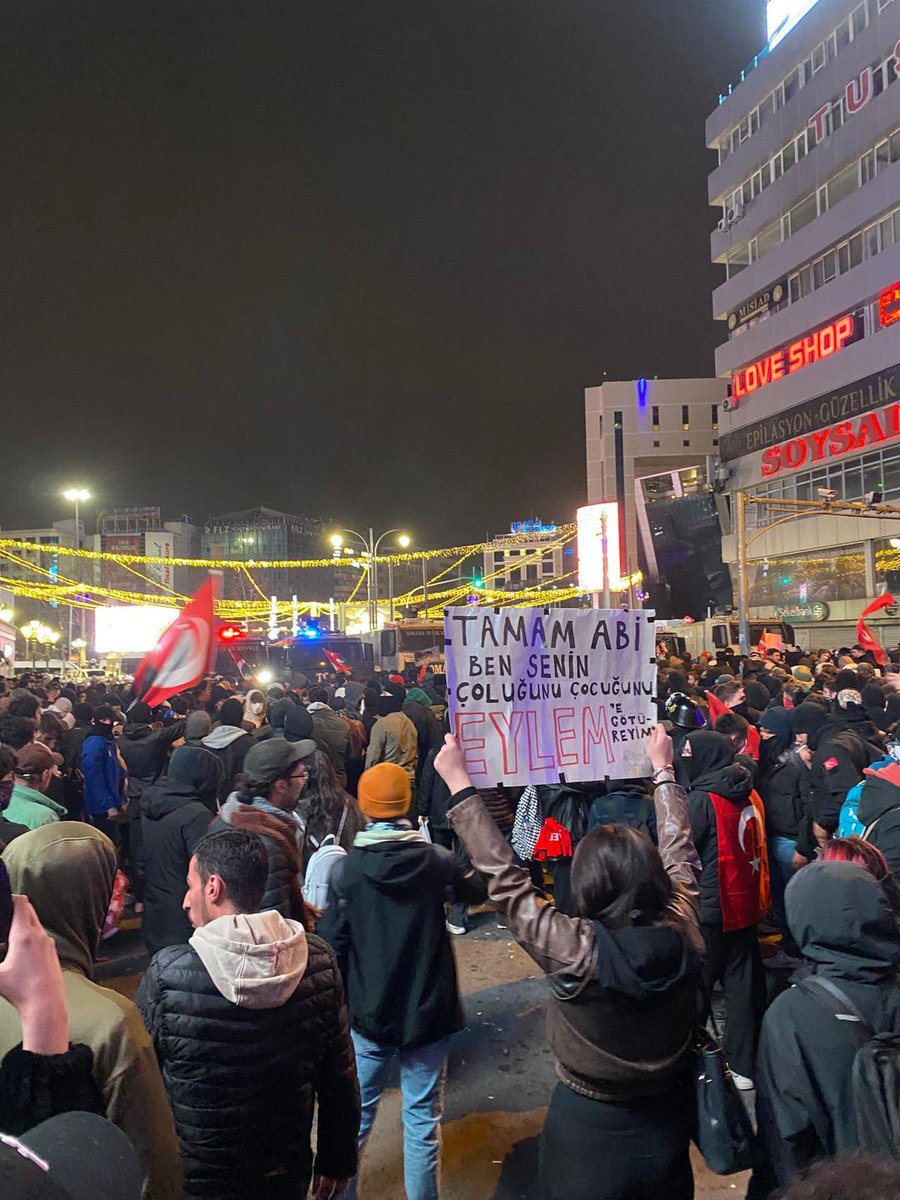 BEN BU PANKARTI SAHİPLENMEK İSTİYORUM