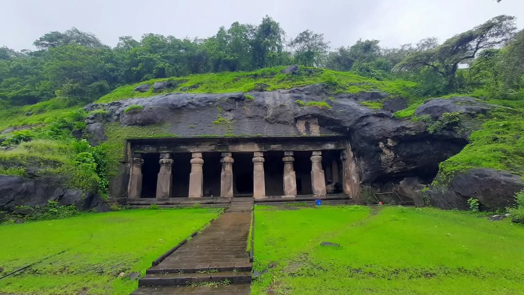 IOAA 2025 🇮🇳 (@ioaa_2025) on Twitter photo Welcome back to #MumbaiMondays where we share information about the vibrant city of Mumbai! This week, the post is about the Elephanta Caves. (1/4) Welcome back to #MumbaiMondays where we share information about the vibrant city of Mumbai! This week, the post is about the Elephanta Caves. (1/4)