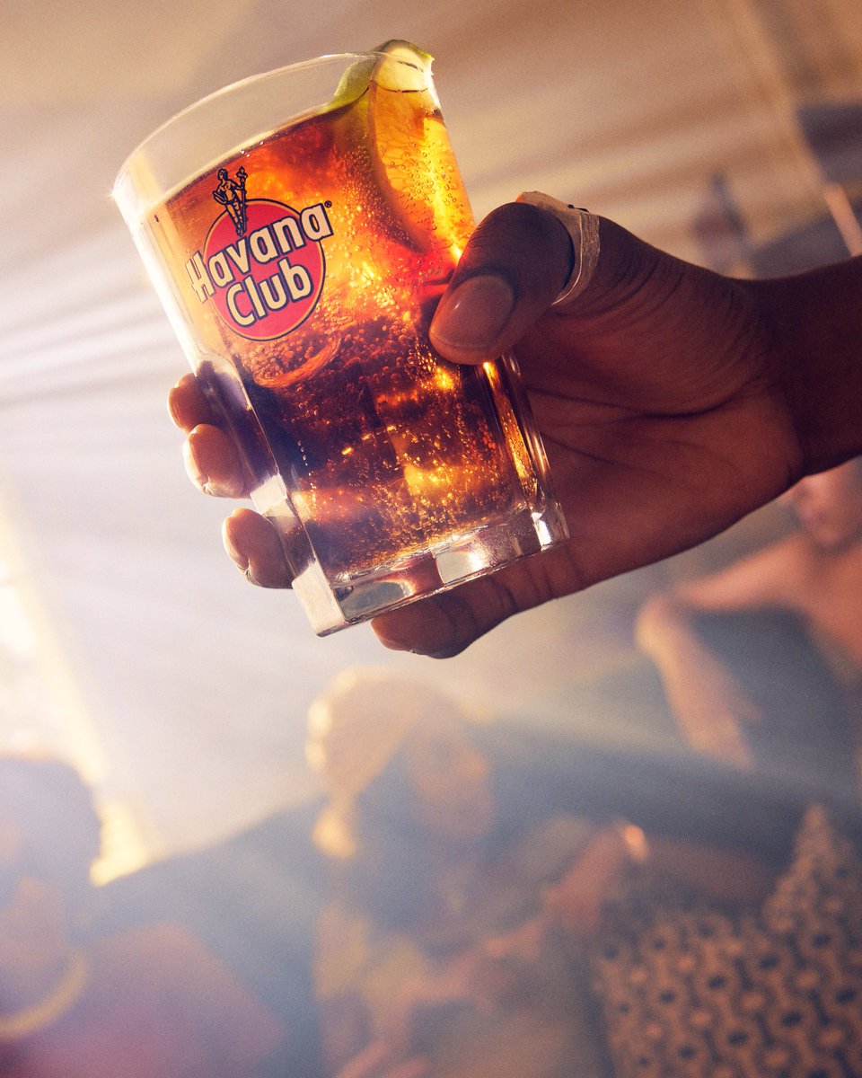 _HavanaClub's tweet photo. Sunshine in a glass. ☀️
Spring is here—let the golden moments flow.
#HavanaClub #SpringCocktails #CubaLibre https://t.co/k0iFyXmfGN